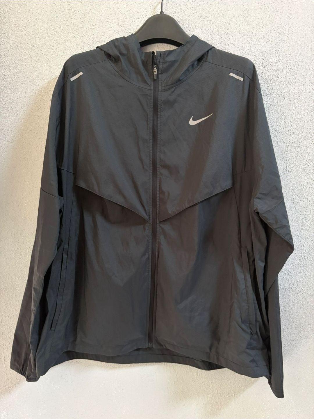 Nike风行者连帽夹克 经典黑款💫